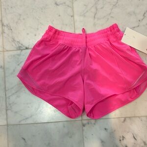 Women’s lululemon Hotty Hot LR 4” Shorts Pink size 8 Tall